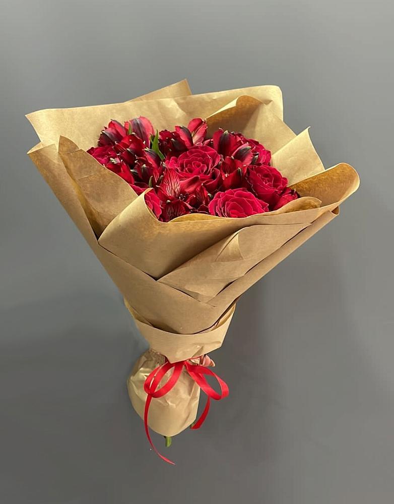 Букет цветов из: Альстромерии и Розы в Михнево