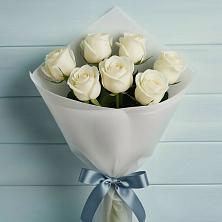 Букет 7 Белых роз Эдлесс Лав в Михнево
