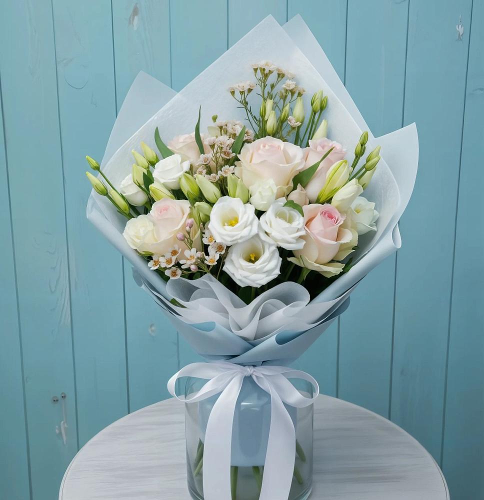 Букет цветов из: Розы и Лизиантусы в Михнево