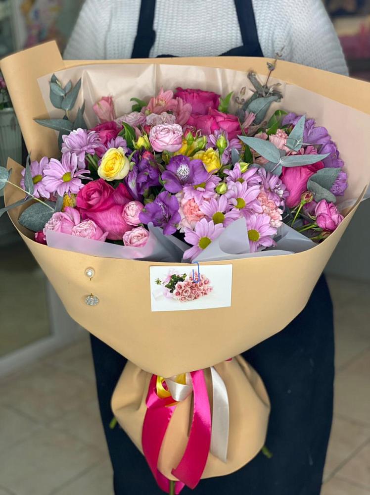 Букет цветов из: Хризантемы, Гвоздики и Альстромерии в Михнево