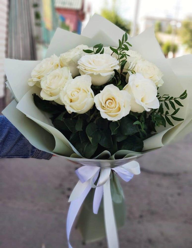 Букет Белые розы Проуд в Михнево