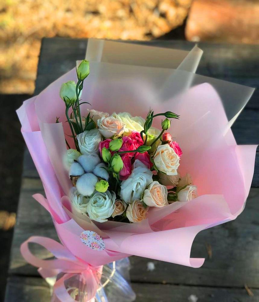 Букет цветов из: Розы и Лизиантусы в Михнево