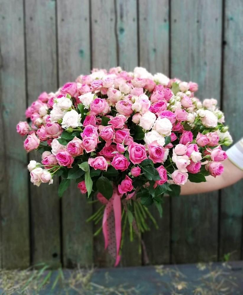 Букет Розовые кустовые розы Натали и Лав Лидия в Михнево