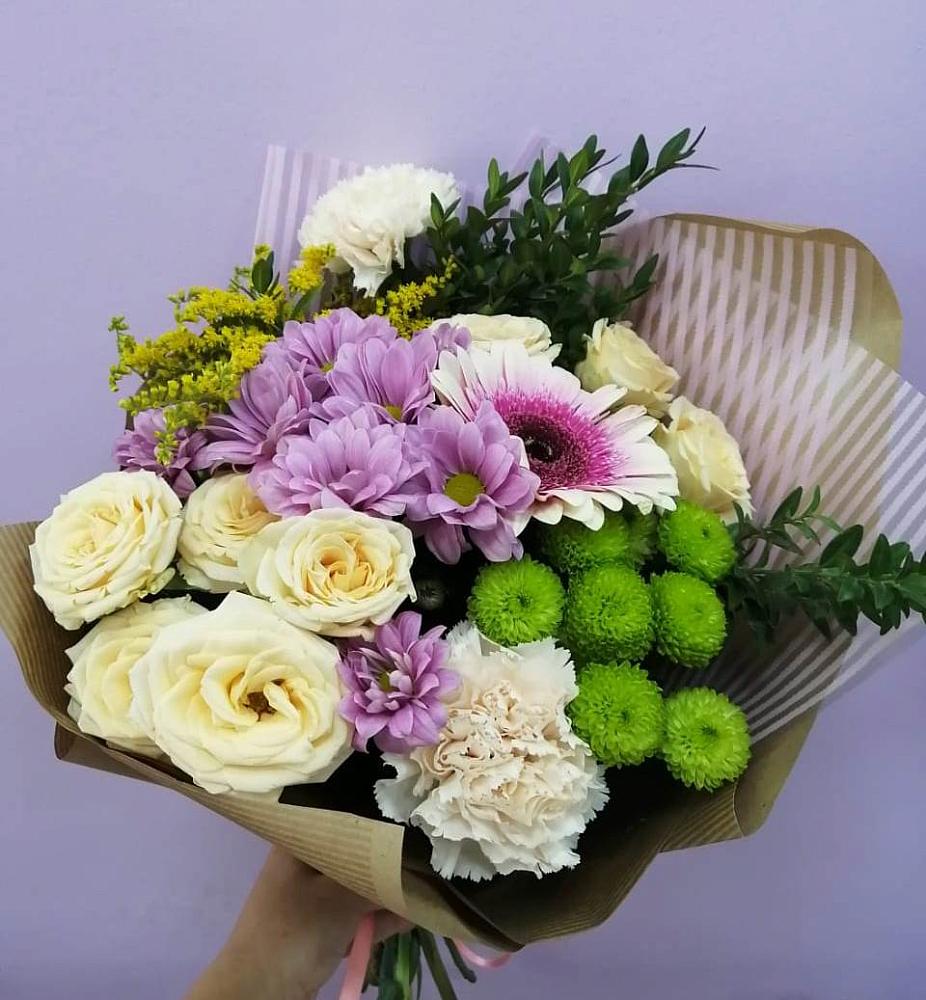 Букет цветов из: Хризантемы, Розы, Гвоздики и Герберы в Михнево