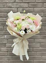 Букет цветов из:  Гвоздики, Розы, Лизиантусы и Хризантемы #REPLACE_PRED# Михнево