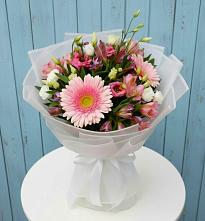 Букет цветов из:  Герберы, Альстромерии и Лизиантусы в Михнево