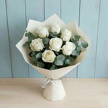 Букет Белые розы в Эвкалипте в Михнево