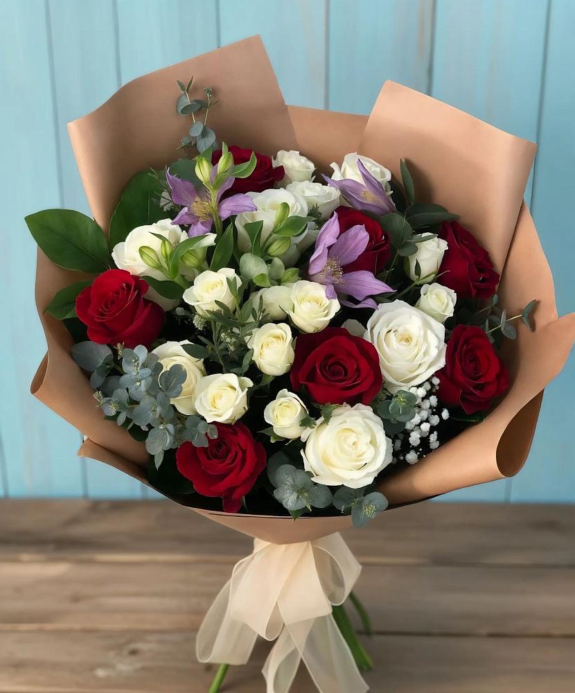 Букет цветов из: Розы и Альстромерии в Михнево