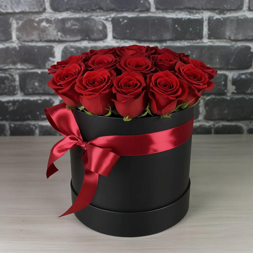 Цветочная композиция из Розы в шляпной коробке в Михнево