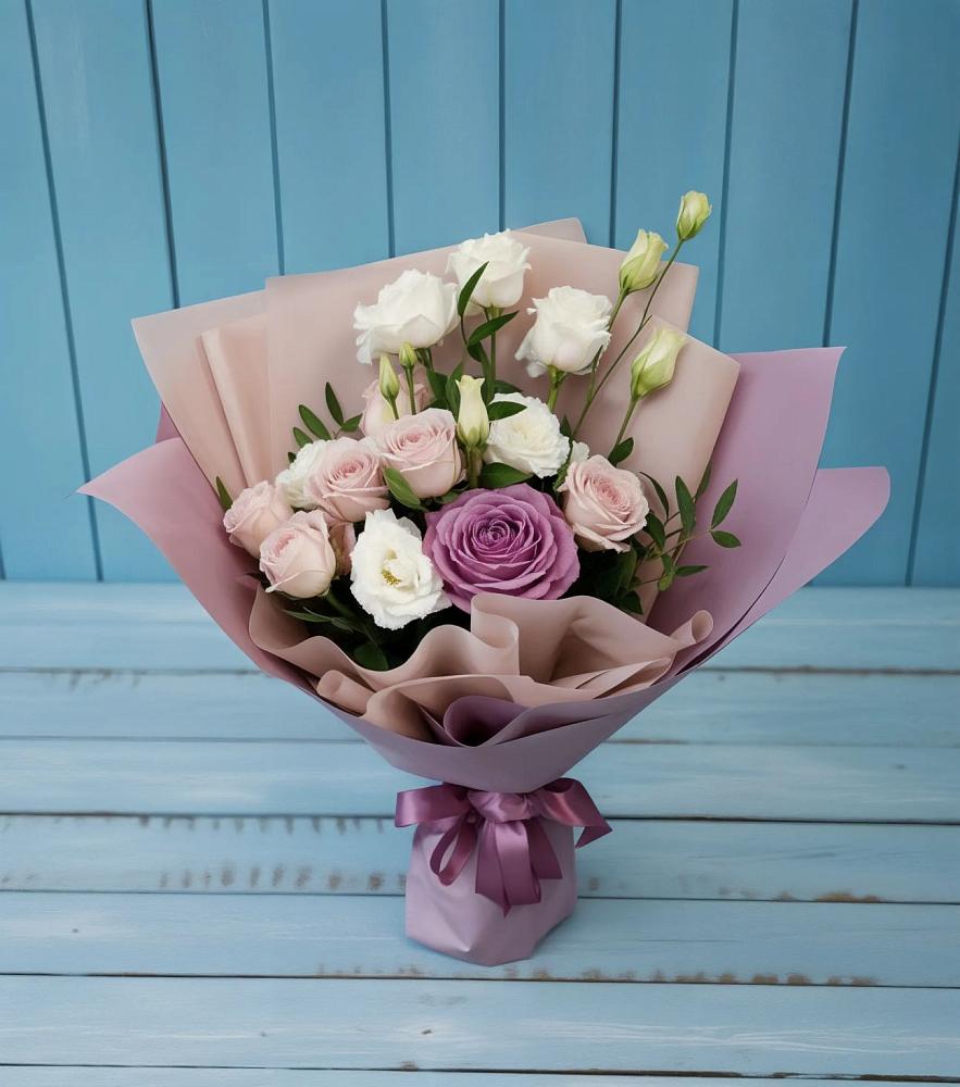 Букет цветов из: Розы и Лизиантусы в Михнево